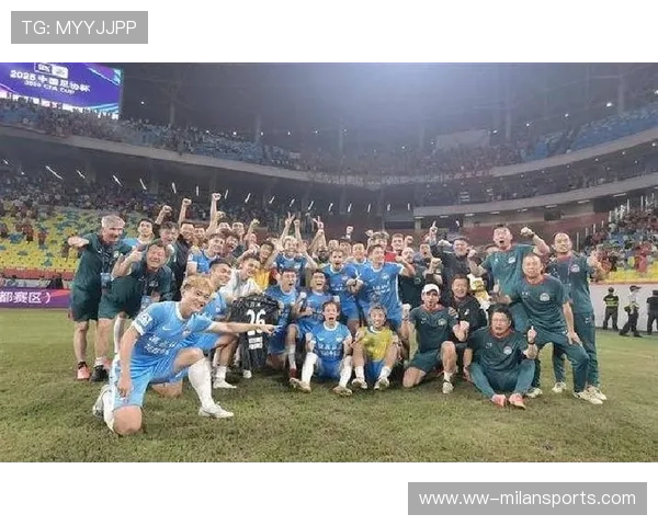 卡多索再现传奇，河南队球迷为其送上特别横幅