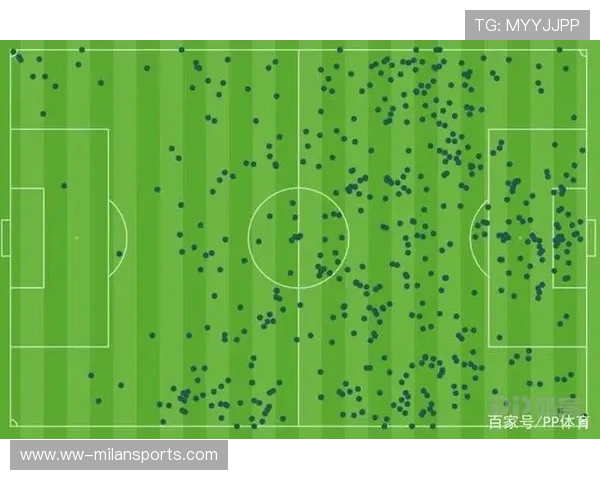 吉鲁角球点破对方禁区防线 吉鲁角球点破对方禁区防线